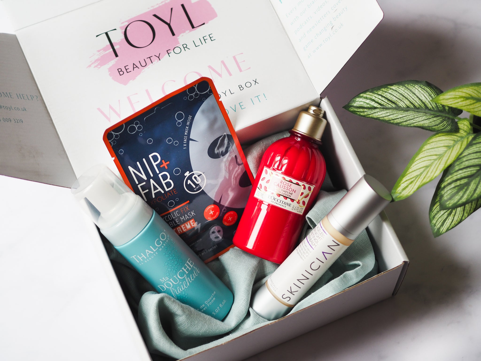 OCTOBER BOX 2021 - AUTUMN NIGHT IN!